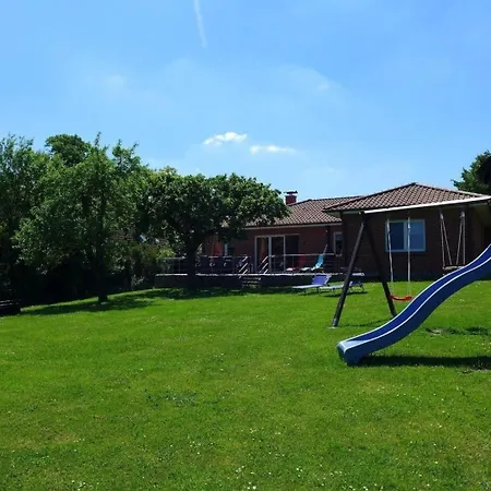 Ferienhaus Moderner Ferienbungalow Mit Terrasse Und Garten Neuhof (Zarrentin)
